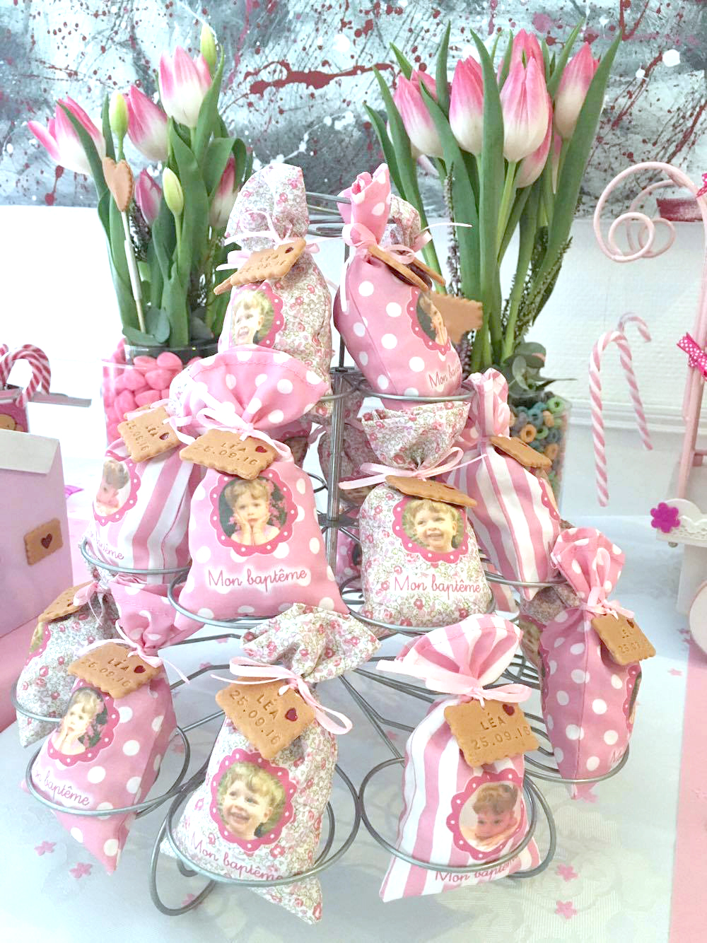 présentoir sachet dragées bapteme, rose, blanc