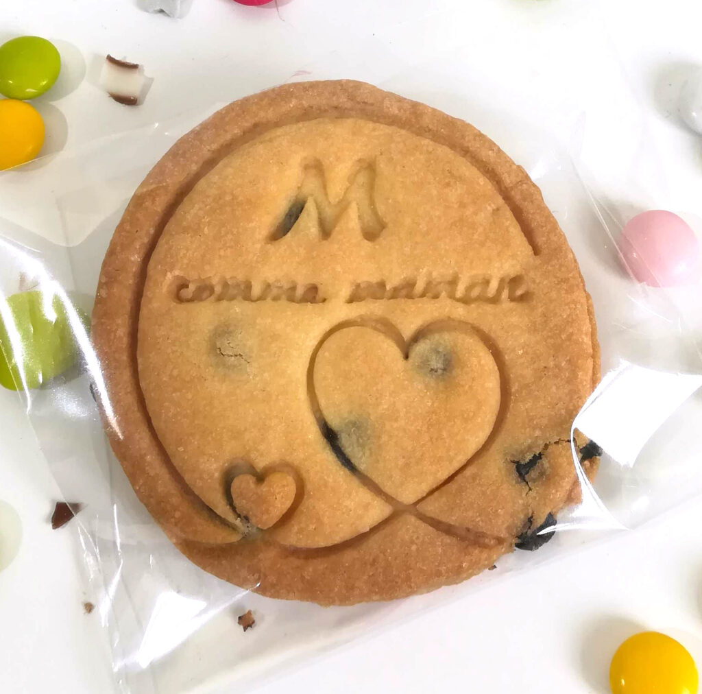 biscuit-personnalise-myrtille-coeur-fete-mere-cadeau